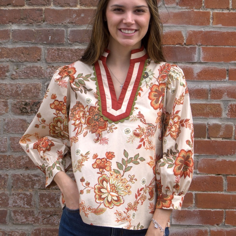 Floral Print Scallop Accent Top